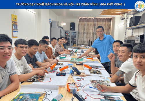 Nên lựa chọn Học nghề hay Học đại học?
